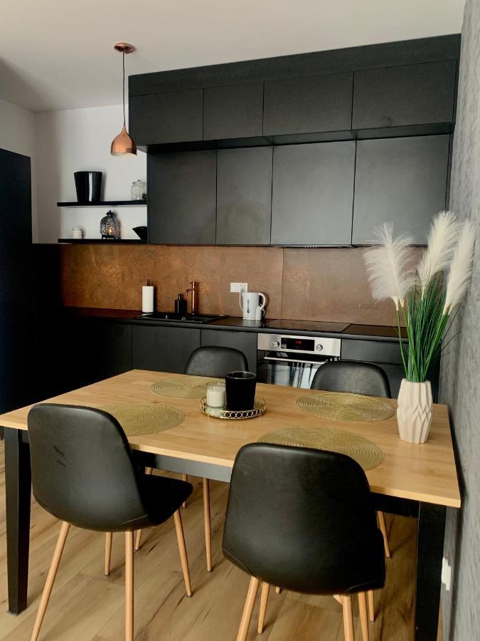 Drewnowska Przy Manufakturze Apartment *